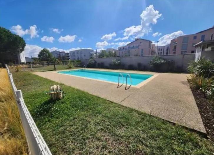 Le Courvoisy, Studio Avec Piscine, Pres Groupama Stadium Et Salle Arena Meyzieu Extérieur photo